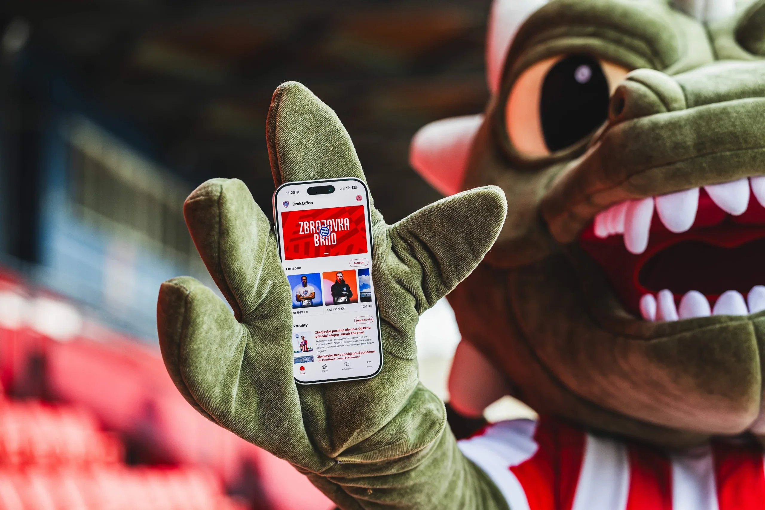 Lužan with the club app