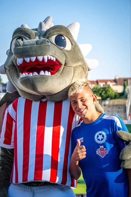 Lužan with a young fan
